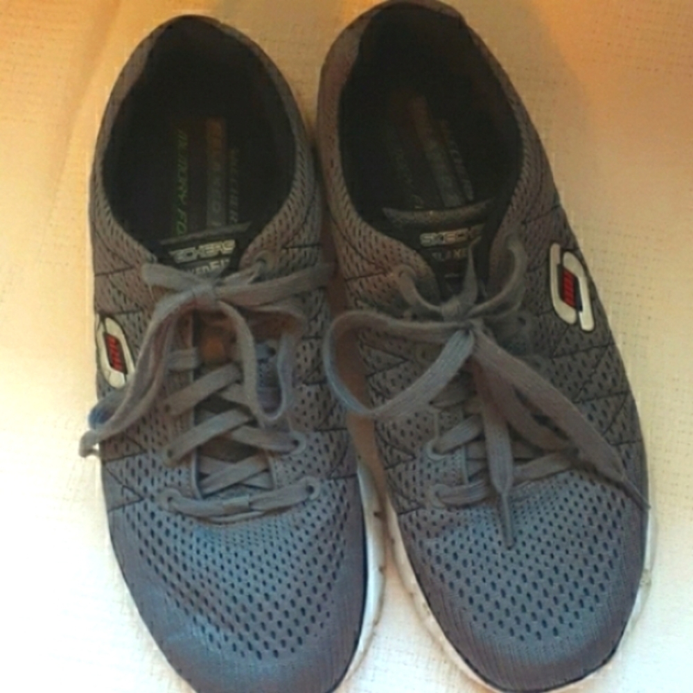 Men's Skechers 9.5 relaxed fit, gel infused, memory foam Charcoal Black Sneakers - Picture 4 of 8